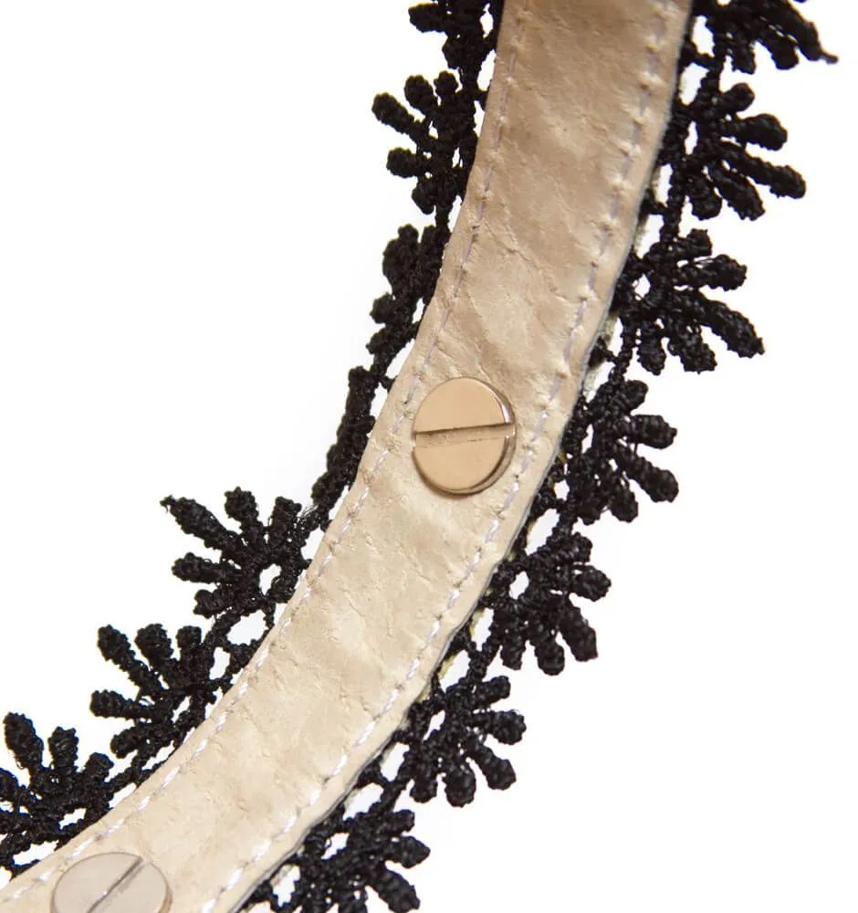 ошейник подиум с кружевом и шипами, белый в Мурманске