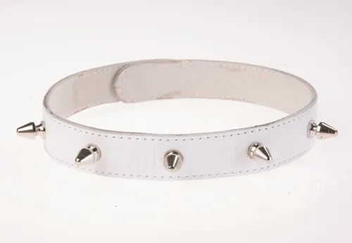 ошейник кожаный белый шириной 20мм с шипами длиной 12мм на кнопках  3102-3 в Мурманске