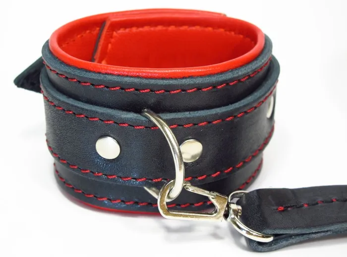 оковы на руки с красным подкладом 51020ars в Мурманске