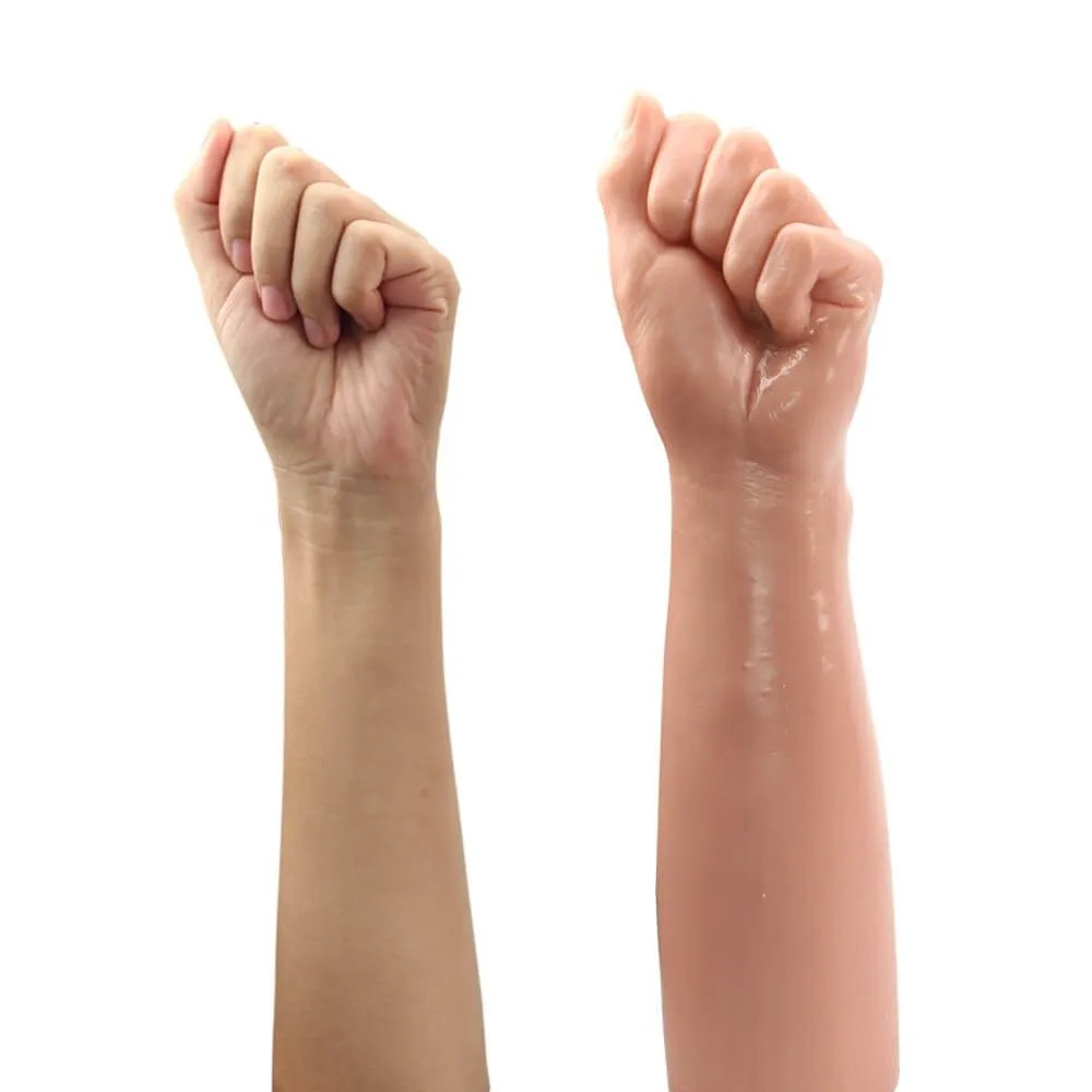 кулак для фистинга lovetoy king size realistic bitch fist, телесный в Мурманске