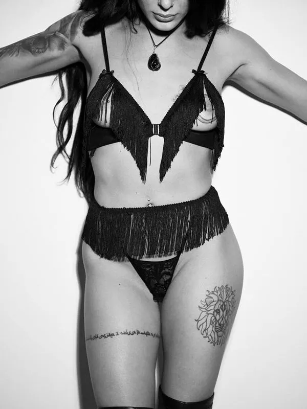 Эротическое стринги с бахромой mambo в Мурманске