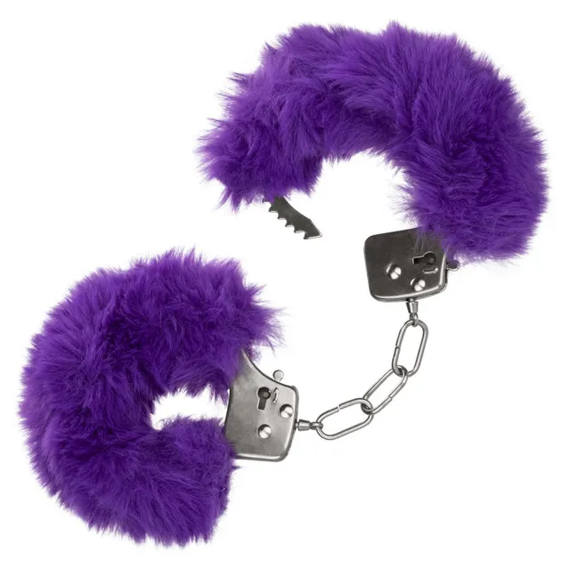 металлические наручники с искусственным мехом ultra fluffy furry cuffs-purpl в Мурманске