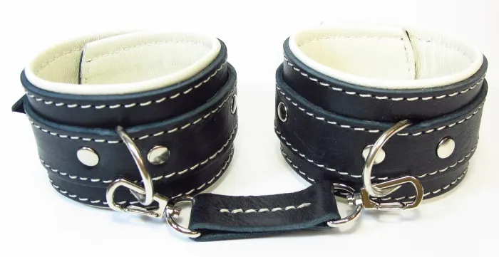 оковы на руки со светлым подкладом 51021ars в Мурманске