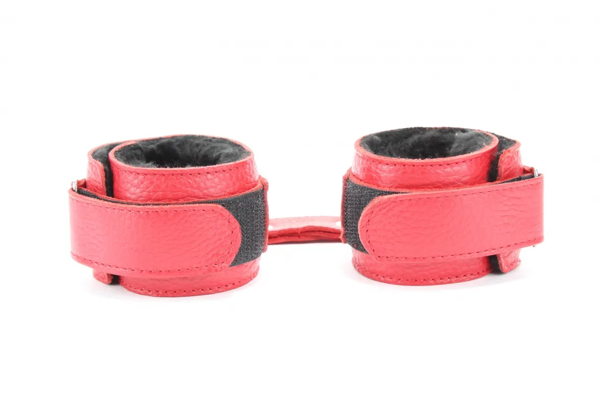 наручники  с мехом красные 51008ars в Мурманске