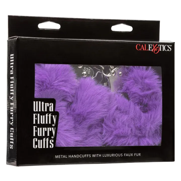 металлические наручники с искусственным мехом ultra fluffy furry cuffs, фиолетовые в Мурманске