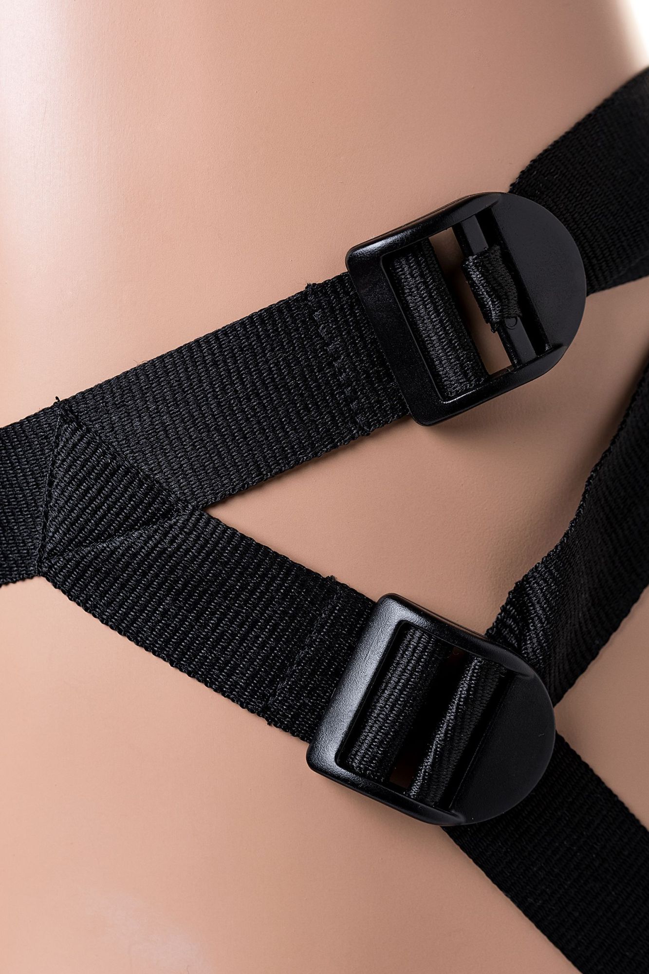 страпон lovetoy lesbian series с поясом harness, телесный в Мурманске